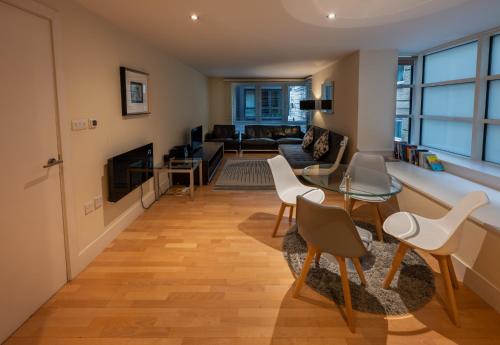 Modern Apartment in Central London By River Thames - image 7