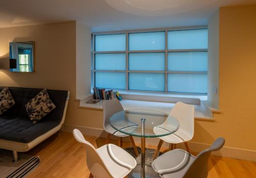 Modern Apartment in Central London By River Thames - image 8