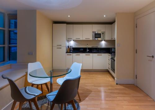 Modern Apartment in Central London By River Thames - image 6