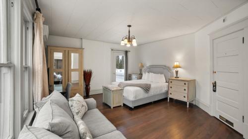Greenbriar Inn - image 11