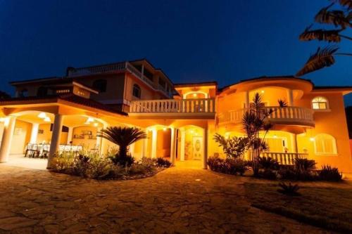 Luxury Villa Classic style - 7 min. from the beach