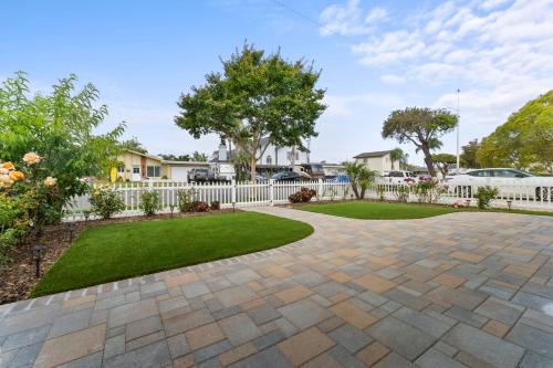 Peaceful Home Near Beach & Disneyland in Huntington Beach, USA