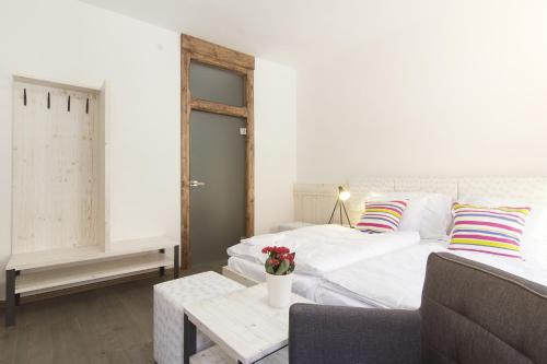 Standard Double or Twin Room image 10