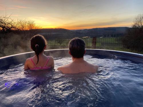 Spa nordique avec vue sur la campagne - Saint-Paul-Lizonne