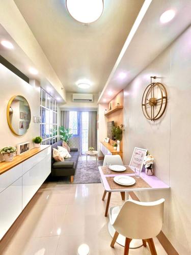 Scandi-Style & Organic condo Shore 3 MOA, Manila