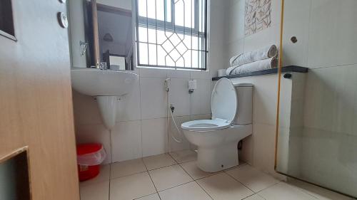 Three-Bedroom Villa image 8