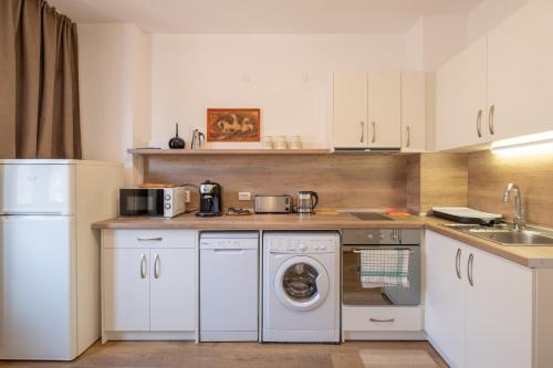 Peaceful downtown location - 2 bedroom apartment by Flat Manаger, Sofia (photo 7)