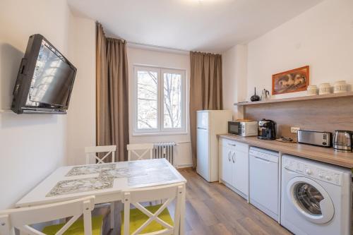 Peaceful downtown location - 2 bedroom apartment by Flat Manаger, Sofia