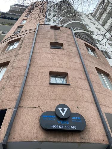 Luxury 6BR 240sqm Apartment in Vere Tower Perfect for Groups in Tbilisi – Tbilisi, MA