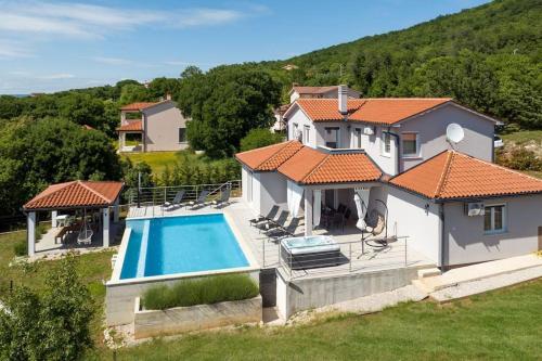Villa Nubia by Briskva in Brgod