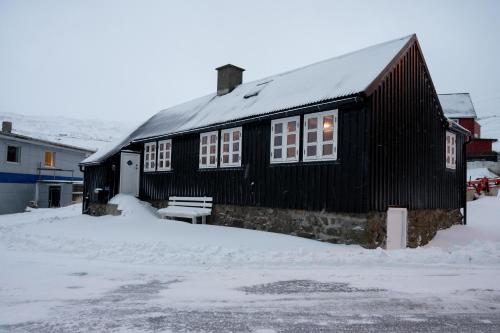 נוף חוץ, Live in the history of Faroe Island in Soldarfjordur