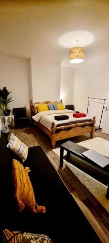 Cosy split-level 2 bed apartment