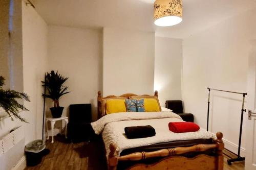 Cosy split-level 2 bed apartment