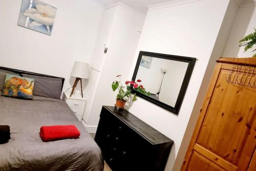 Cosy split-level 2 bed apartment