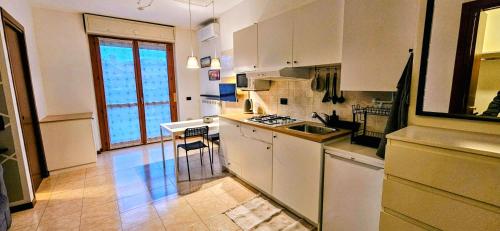 Kitchen, Sweet Home in Garbagnate Milanese