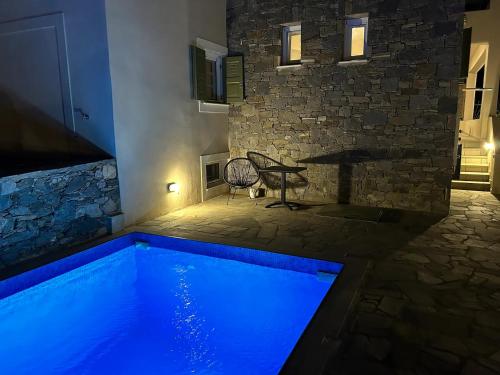 Stelios-Korina Villa with Pool and Stunning View in Syros Posidonia