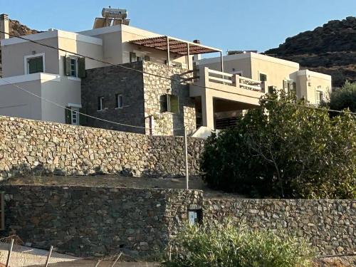 Stelios-Korina Villa with Pool and Stunning View in Syros Posidonia
