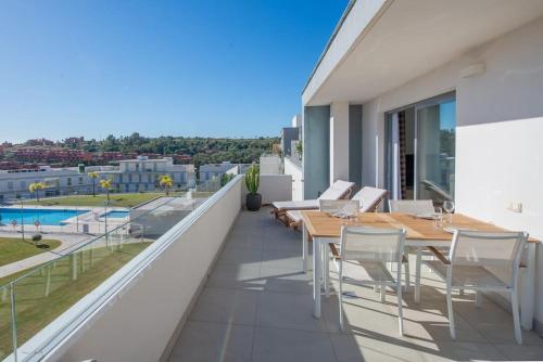 The sunny Estepona penthouse in Bahia Dorada