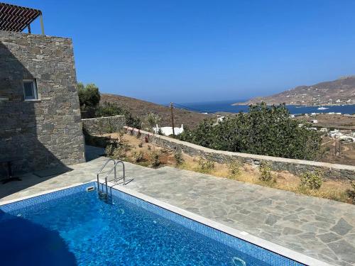 Stelios-Korina Villa with Pool and Stunning View in Syros Posidonia