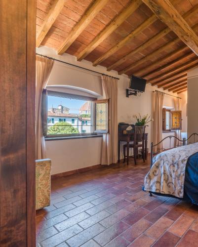 Superior Double or Twin Room image 10