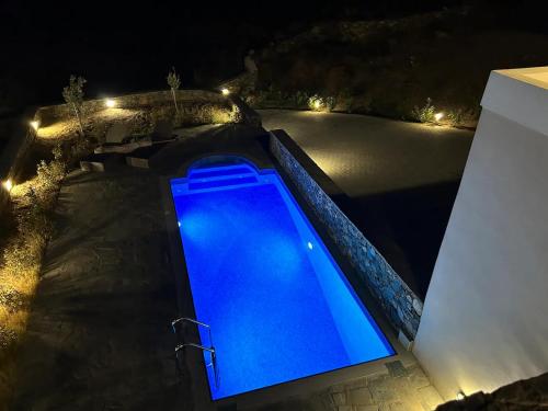 Stelios-Korina Villa with Pool and Stunning View in Syros Posidonia