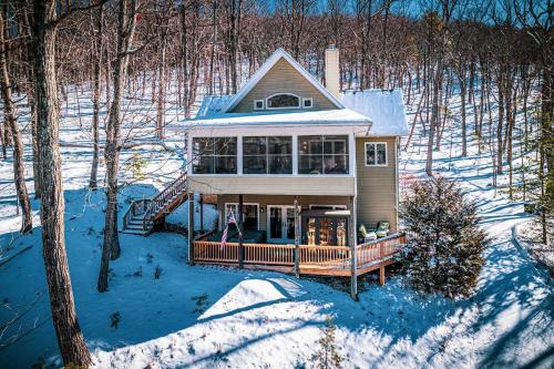 Mtn Views - Sauna - Hot Tub - Health - Wellness in Massanutten, USA