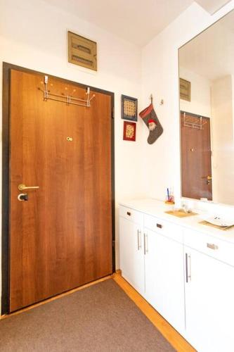 Convenient, family-friendly and stylish 3 bed apt, Skopje (photo 8)