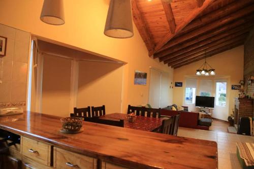 Koplietošanas atpūtas telpa ar TV, VALLE GRANDE - CASA ARAUCARIA - SOLAR DEL VALLE in Valle Grande