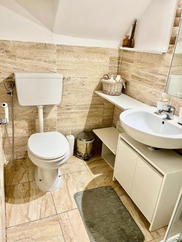 One-Bedroom Apartment image 10