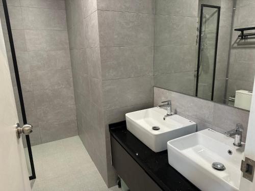 KL Pantai Bangsar South 3BR 6-11 pax next to NPE KL Pantai Bangsar South 3BR 6-11 pax next to NPE