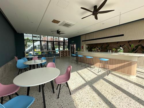 KL Pantai Bangsar South 3BR 6-11 pax next to NPE KL Pantai Bangsar South 3BR 6-11 pax next to NPE