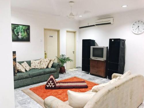 Spacious Penthouse for Big Group near National Zoo Spacious Penthouse for Big Group near National Zoo