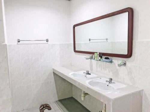 Spacious Penthouse for Big Group near National Zoo Spacious Penthouse for Big Group near National Zoo