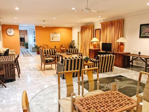 Spacious Penthouse for Big Group near National Zoo Spacious Penthouse for Big Group near National Zoo