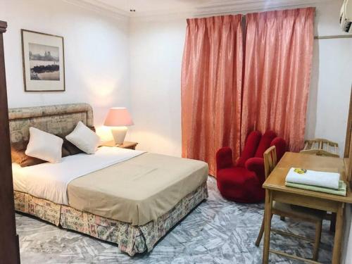 Spacious Penthouse for Big Group near National Zoo Spacious Penthouse for Big Group near National Zoo