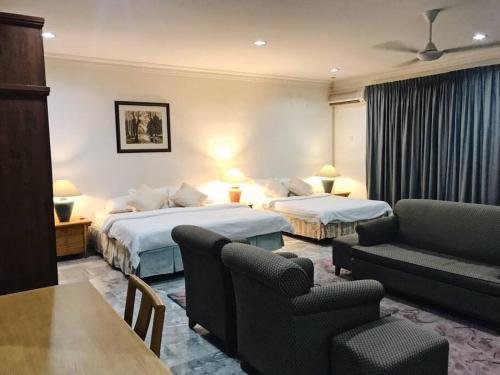 Spacious Penthouse for Big Group near National Zoo Spacious Penthouse for Big Group near National Zoo