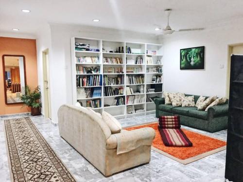 Spacious Penthouse for Big Group near National Zoo Spacious Penthouse for Big Group near National Zoo