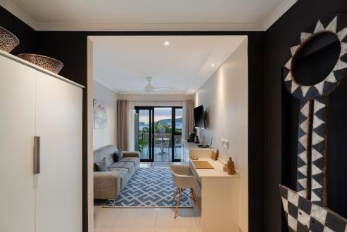 Deluxe Double or Twin Room with Lake View image 6