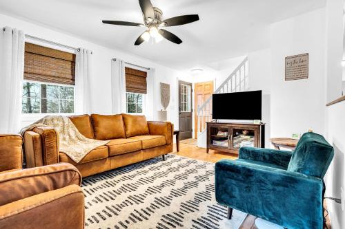 Thomas Trail - Game Room, Fire Pit, 1 min to Ski Mountain & Shared Beach! image