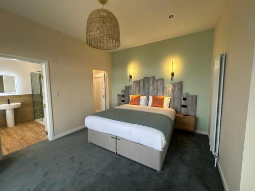 Balmoral Hotel - image 3