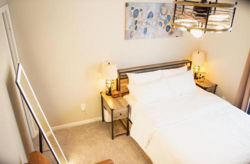 HomeTel Premium Guest Suite w/ Private Entrance HomeTel Premium Guest Suite w/ Private Entrance