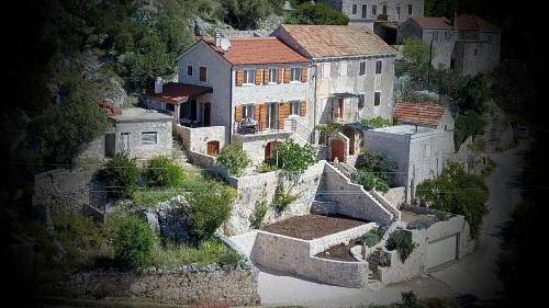 A szálláshely kívülről, Nautilus-Bay Steinhaus im Dorf von Zavala fur 2-7 Personen, 3 Schlafzimmer in Zavala