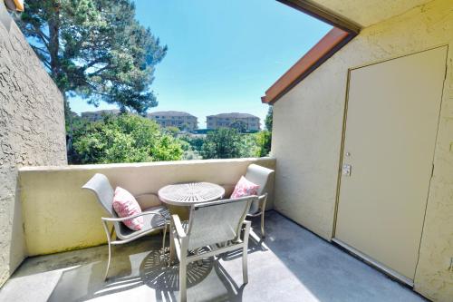 Facilities, Luxury Villa - Flora View - Ground Level -Seascape in Rio Del Mar (CA)