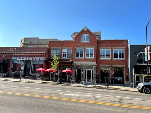 Beautiful Pearl Street Condo--30 day minimum stay thumb 4