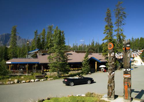 . Sunwapta Falls Rocky Mountain Lodge