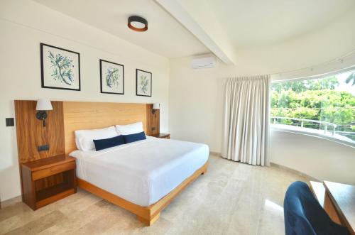 1 king bed, 2 double beds