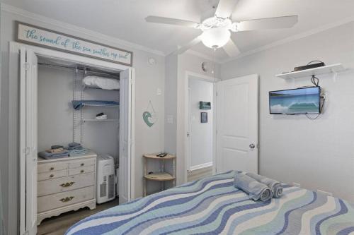 By The Sea: Gorgeous ocean views with balcony! By The Sea: Gorgeous ocean views with balcony!