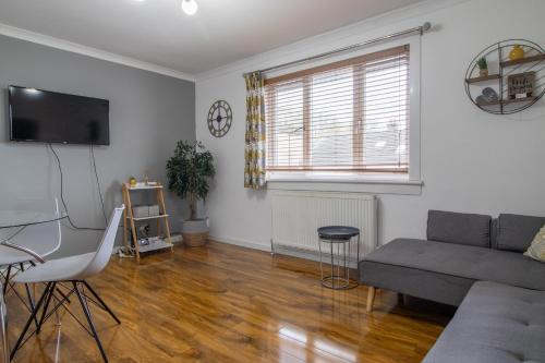 1 bed apartment central Hamilton free wifi with great transport links to Glasgow - Apartment - Hamilton