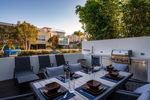 Venice Canal House for 30 Day minimum stay