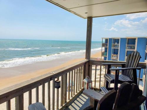 The Lookout: Tranquil Beachfront Condo The Lookout: Tranquil Beachfront Condo